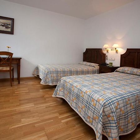 Hotel Avenida Йекла Екстериор снимка