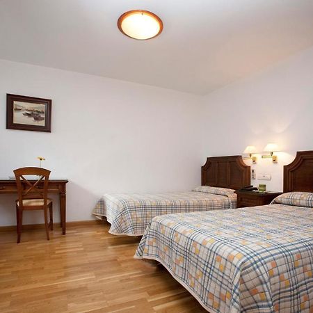 Hotel Avenida Йекла Екстериор снимка