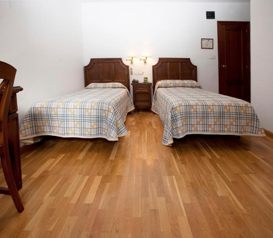 Hotel Avenida Йекла Екстериор снимка