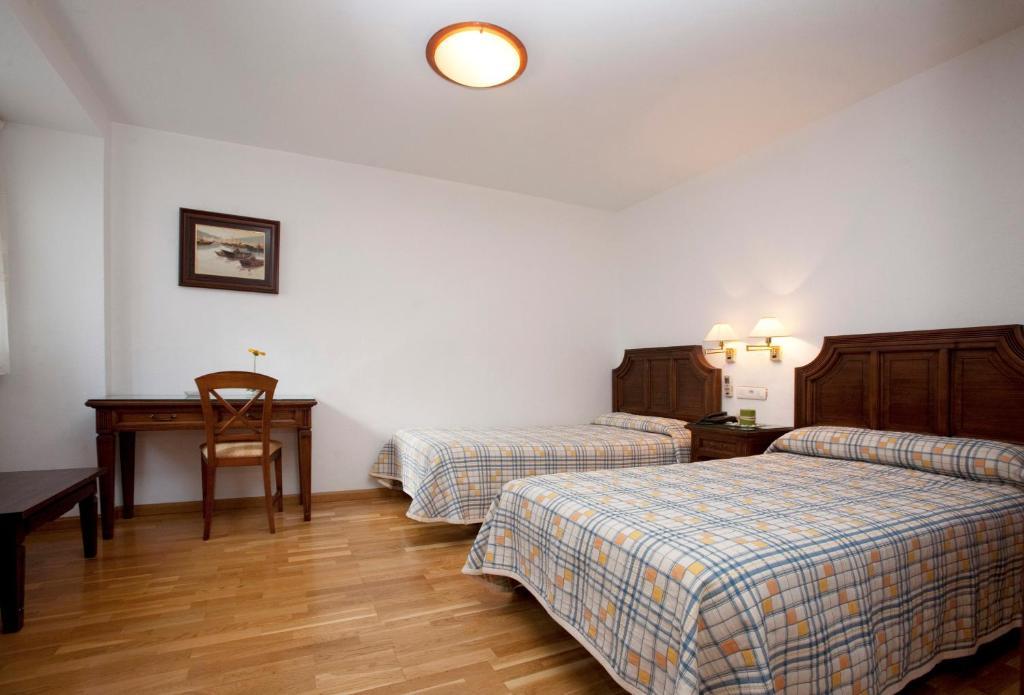 Hotel Avenida Йекла Екстериор снимка